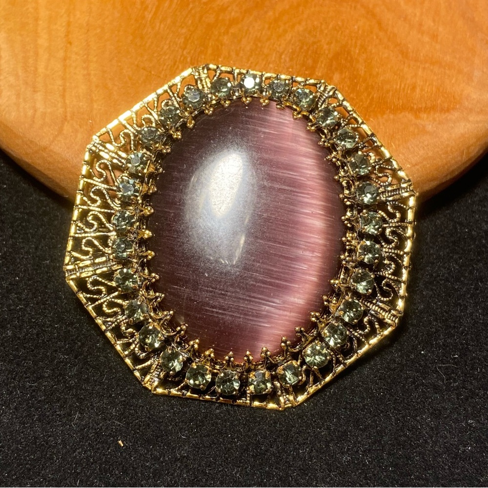 Vintage purple cat eye glass cabochon filigree brooch